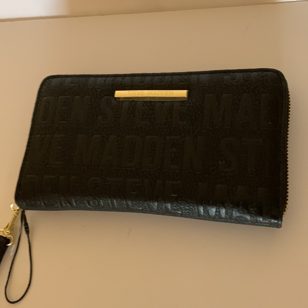 NEW Steve Madden Wristlet
